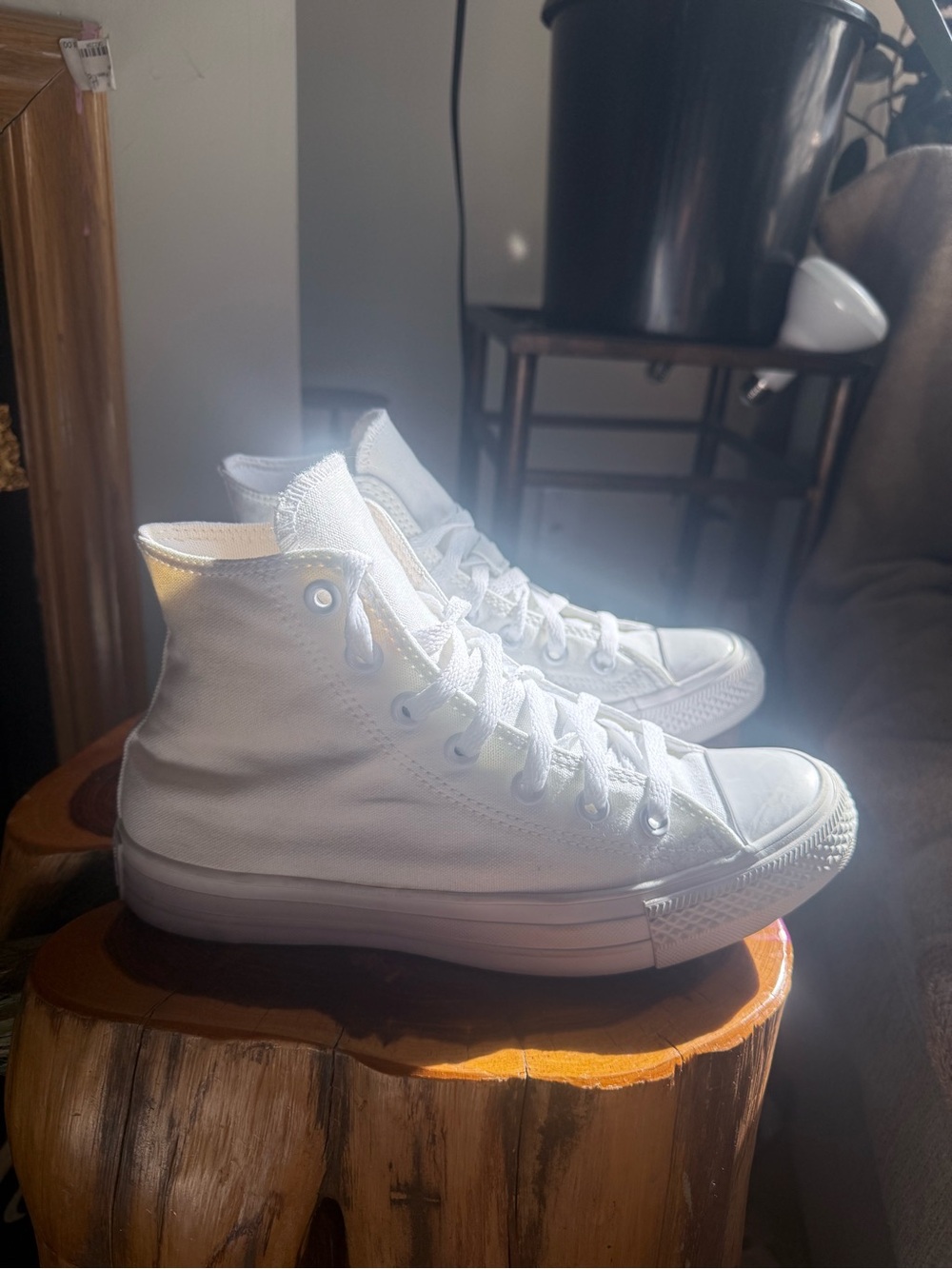 Converse White High-Top Canvas Sneakers Mens 5.5 women’s 7.5! Like New